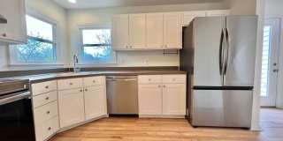 Updated 3 Bed, 2.5 Bath Single Family Home Gallery 8
