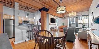 411 W Ontario Street Gallery 13