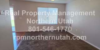 Lovely 2 Bedroom Townhome in Harrisville Available!! Gallery 4