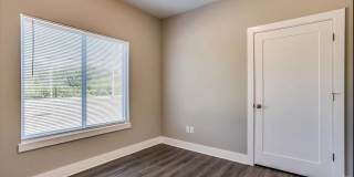 Modern 4 Bedroom Home in Falcon Falls Near Heights High School Gallery 9