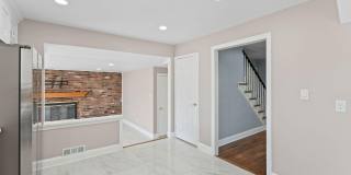 523 RHODE ISLAND Avenue Gallery 13