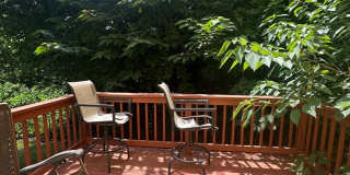 Large 4 Bedroom, 3 bathroom house near Downtown Gallery 35