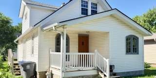 3 Bedroom Home with Private Upstairs Suite Gallery 1