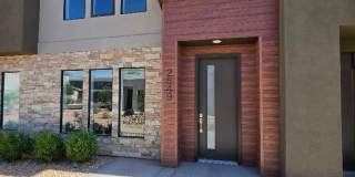 Newer Town Home in St. George- Lazy River & Community Pool Gallery 1