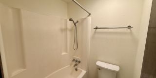 Beautiful 2-Bedroom, 2-Bath Condo in the Desirable Oakbrook Country Club Community Gallery 12