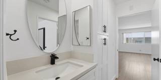 1009 N. Edinburgh Ave Gallery 17