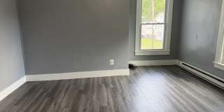 246 Oak Street Gallery 7