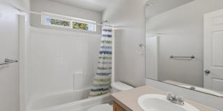 3bd/2.5ba Everett Home Gallery 16
