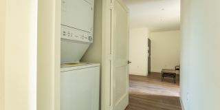 1450 S Barrington Ave Gallery 37