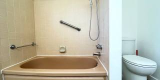 3 bed, 2 bath located in Riverside! Gallery 24