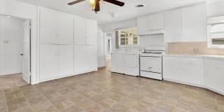 Spacious 4-Bed Home with Backyard, Garage & Prime Westside Access Gallery 5