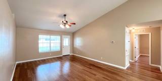 Spacious 4 Bed 3 Bath Home w FULLY FENCED YARD for Rent! Gallery 24