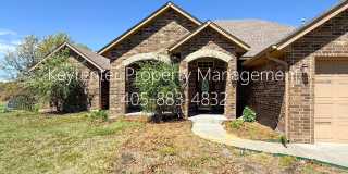 Beautiful Upscale 3BD/3BTH + Office Home on Over an Acre in Choctaw Gallery 4