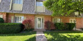 Spacious and unique 3 bedroom 2 and a half bath house on the golf course! Gallery 1