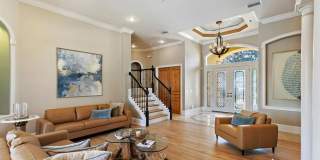 Stunning Lagoon Residence! Gallery 8