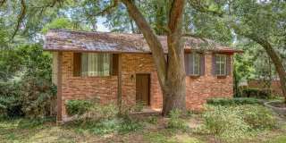 CHARMING NW 3/2 w/ Den, 2 Car Garage, Deck, Fenced Yard, & Wood Floors! $1695/month Avail NOW! Gallery 1