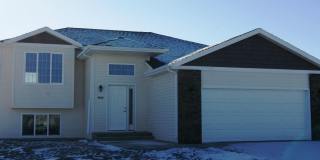 4 Bed 3 Bath Single Family Home Gallery 1