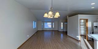 Price Drop!-Exceptional 2200 sq ft Three Bedroom 2 Bath Rambler in Fed Way - with A/C Gallery 7