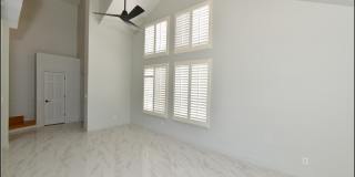 31 STRATFORD HALL Circle Gallery 13