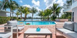 2500 NE 199th St Gallery 1