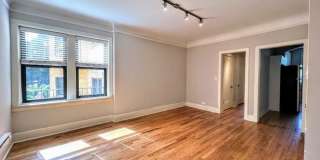 2323 N Rockwell Gallery 1