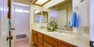 Spacious 4 Bedroom Shadowridge Home Available May 1st Gallery 24