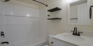 COLLEGE STUDENTS WELCOME! Rent this 2 bedroom, 2 bath condo near the airport. Gallery 14