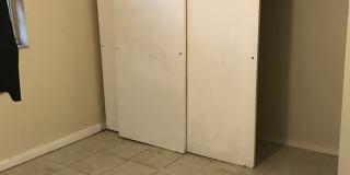 Nice 4-2 House with Central AC & Backyard Gallery 14
