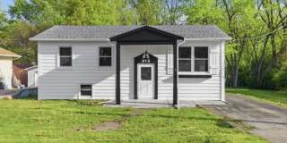 915 Mayfield Drive Gallery 1