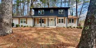 Awesome in Atlanta - 4 Bedrooms Gallery 1