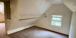 Vintage 3BR House Close to Campus! Gallery 30