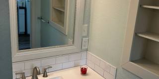 Charming 2 bed 1 bath near tower district Gallery 18