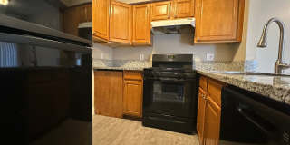 2 Bedroom Upstairs Condo with Bonus Room Near UNLV! Gallery 11