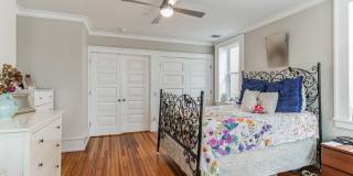 2126 LOCUST Street Gallery 12