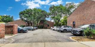 UIC Area 3-Bedroom Checks All the Boxes Gallery 15