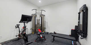 418 N Sweetzer Ave Gallery 25