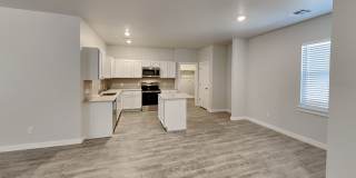 Beautiful 3 Bedroom, 2 Bathroom Home on a 2.14 Acre Corner Lot! Gallery 11