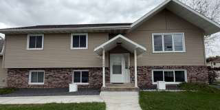 5 Bed 2 Bath Single Family Home in Marshfield Gallery 1