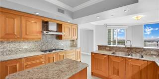 2777 Paradise Road Gallery 13