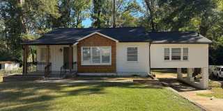 Beautifully Renovated Home In North Jackson! Gallery 1