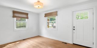 806 Washington Avenue Gallery 8