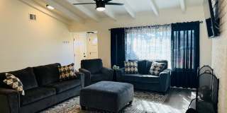 WINTER VACATION RENTAL: Newly Updated 3-Bedroom Home by the River with RV Parking Gallery 1