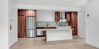8300 De Longpre Apartments Gallery 9