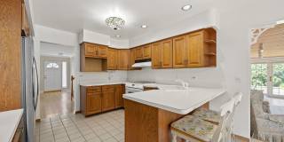 2922 Sunnyside Avenue Gallery 25