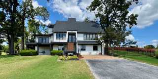 Executive NWA home with POOL and SHOP Executive NWA home with POOL and SHOP Gallery 1