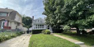 2587 Titus Ave – 3 Bed/1.5 Bath in Minne Lusa | Fireplace, Original Hardwoods, Detached Garage Gallery 1