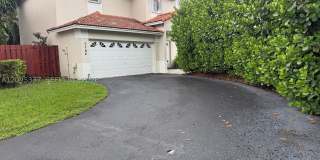 5764 NW 98th Ct Gallery 1