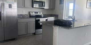 Gorgeous 3-Bedroom, 2-Bathroom Townhouse in Bradenton Gallery 9