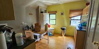 Allston 2 Bed – Top Floor – Skylights – No Fee – 9/1 Gallery 3