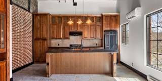 Thiel on 9th Gallery 8